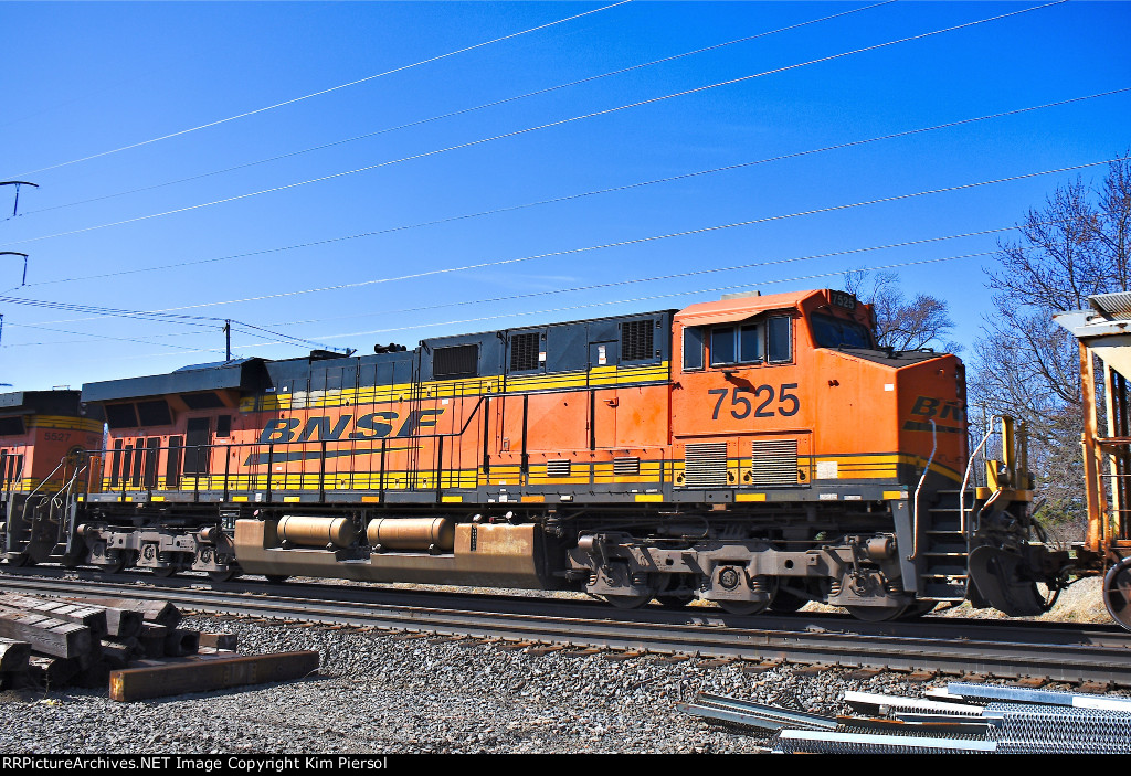 BNSF 7525